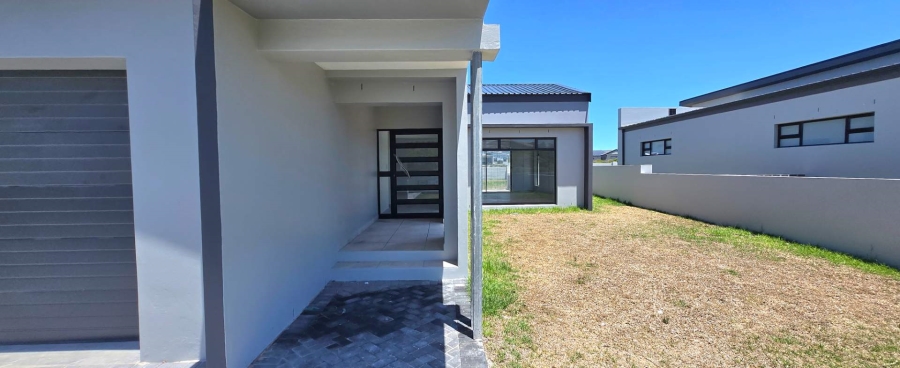 5 Bedroom Property for Sale in Kleinbaai Western Cape